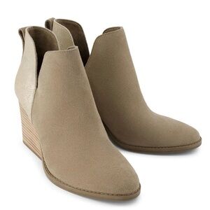 💛 NWT 💛 Toms NWT Eliza Wedge Booties- Size 9.5